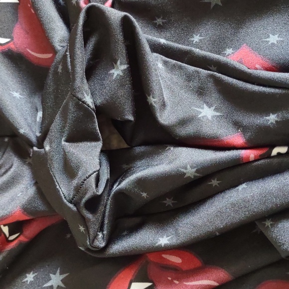 Goldsheep XS Vampire Lip Star Print Leggings - Picture 14 of 14